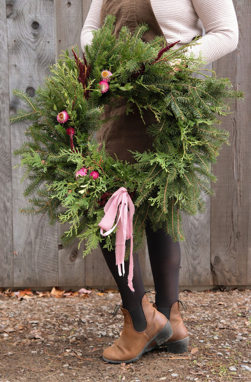 Atelier de couronne de sapinage naturel